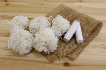 Μάλλινα Pom Poms 6cm Λευκά FI8932W