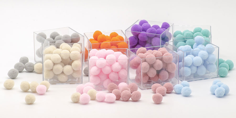 POM POMS POM POMS